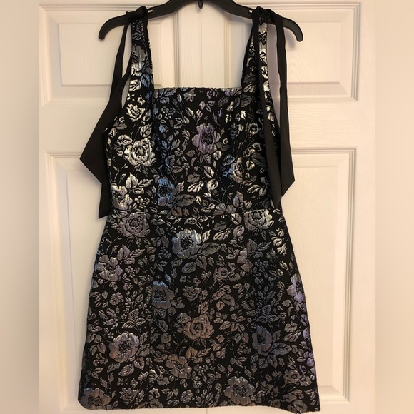 Alice + Olivia Maryann Metallic Jacquard Tie-Shoulder Minidress - Picture 2 of 11